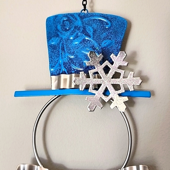 Metal Snowman. 22 inches long and 11 inches wide. - Picture 4 of 6